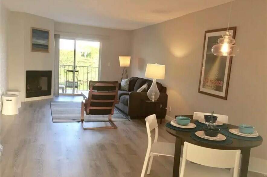 Building Photo - 1752 NW 3rd Ter