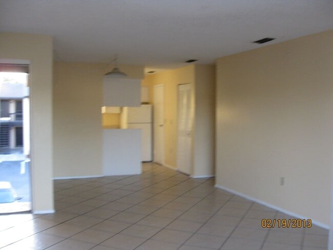 Building Photo - 2705 Hidden Lake Blvd