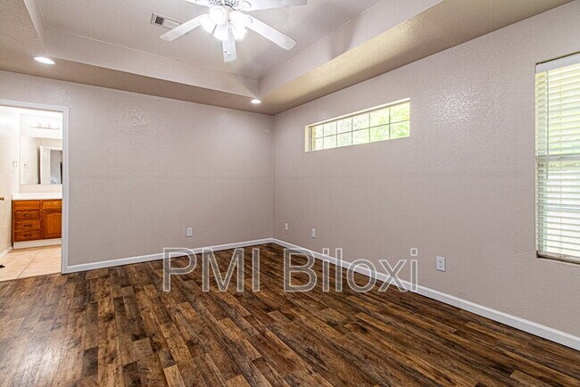 Building Photo - 1513 Buck St