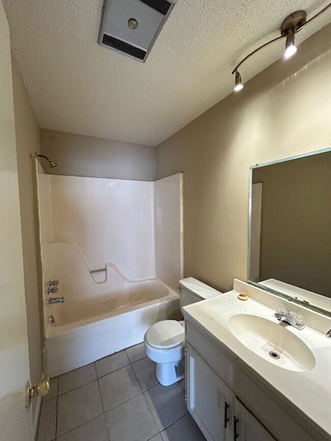 Building Photo - 12784 Brogdon Ln