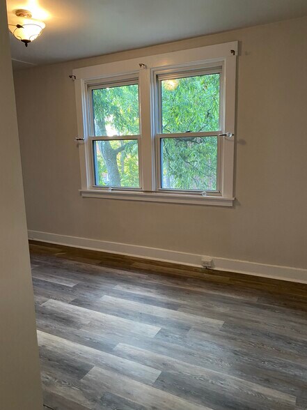 Building Photo - 5872 Shady Forbes Ter