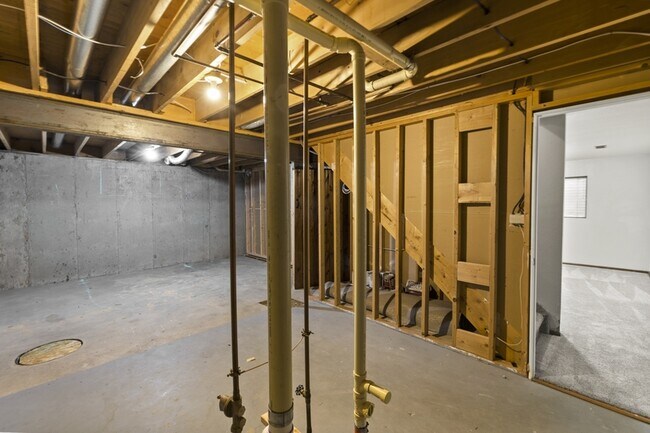 Building Photo - 5647 Old Farm Cir E