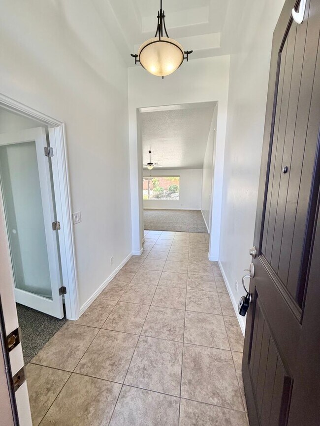 Building Photo - Beautiful Riverstone Home!!