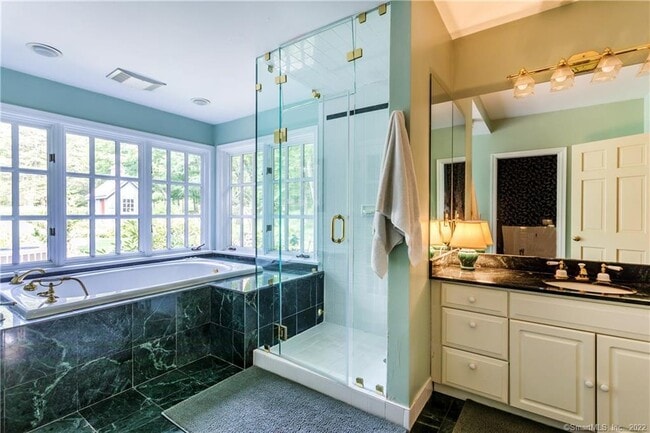 Building Photo - 21 Jericho Rd N