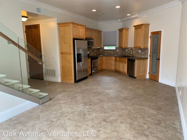 Primary Photo - 3 br, 2 bath House - 1206 Oak Avenue