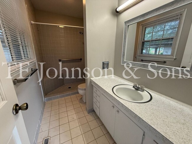 Building Photo - 2722 Winslow Ln