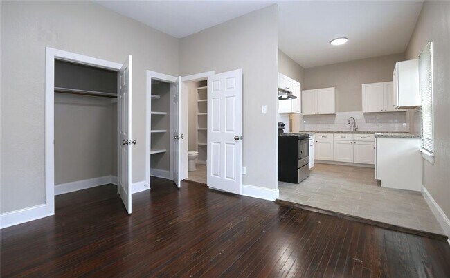 Building Photo - 4445 Rusk St