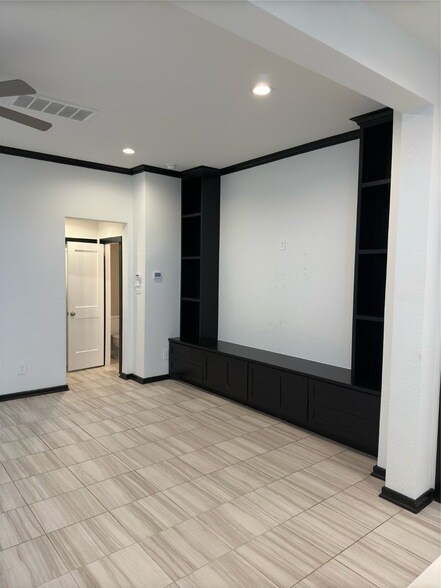 Building Photo - 1555 Rustling Creek Dr