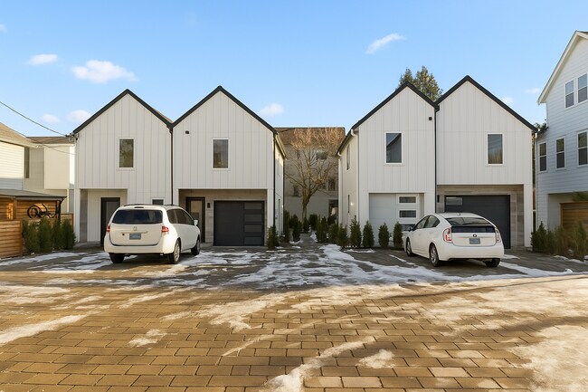 Building Photo - 10350 Wallingford Ave N