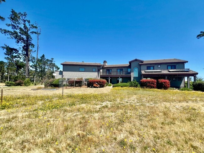 Building Photo - Carmel Highlands Mountain Top Stunning Vie...