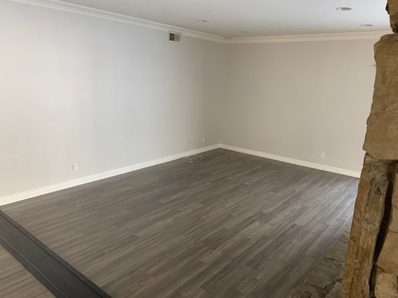 Building Photo - 7649 Orion Ave
