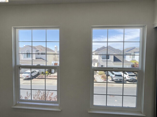 Building Photo - 70 Seabreeze Dr