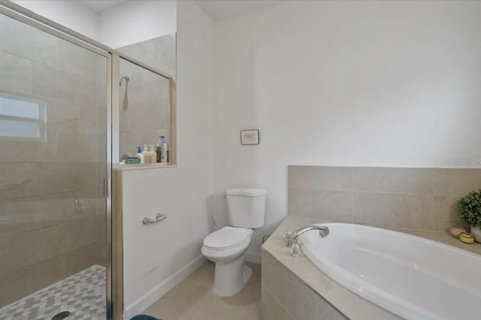 Building Photo - 228 Amesbury Ln