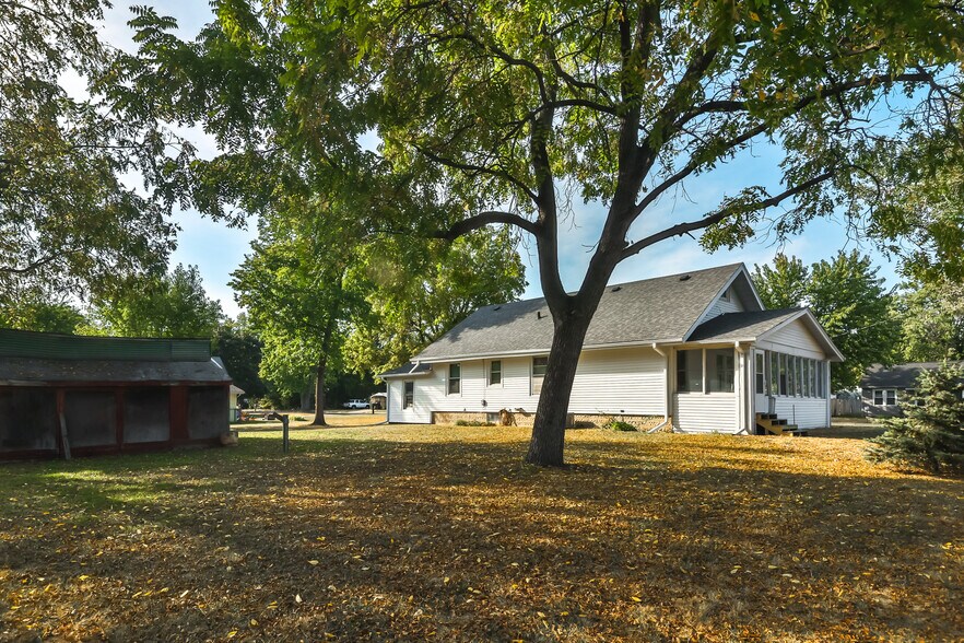 Building Photo - 855 Wood Ave