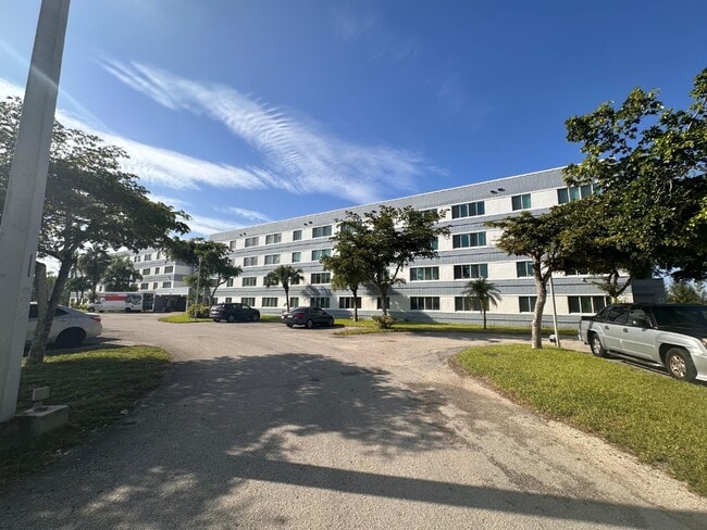 Building Photo - 14840 Naranja Lakes Blvd