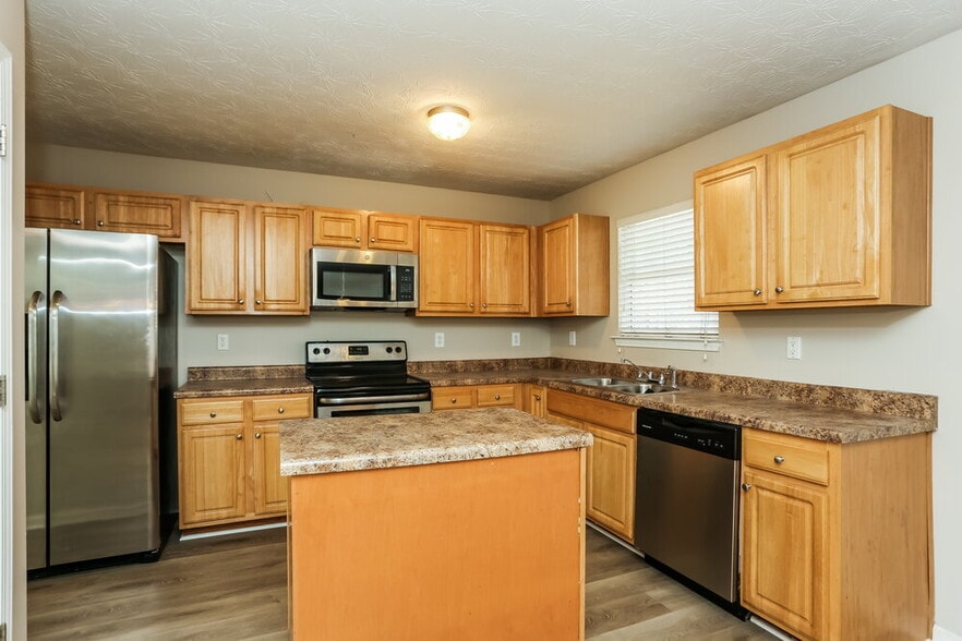 Building Photo - 4253 Kensington Cove