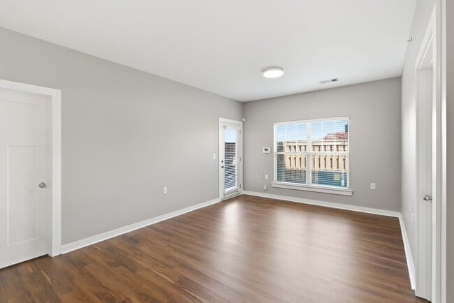 Building Photo - 2197 Nolensville Pk