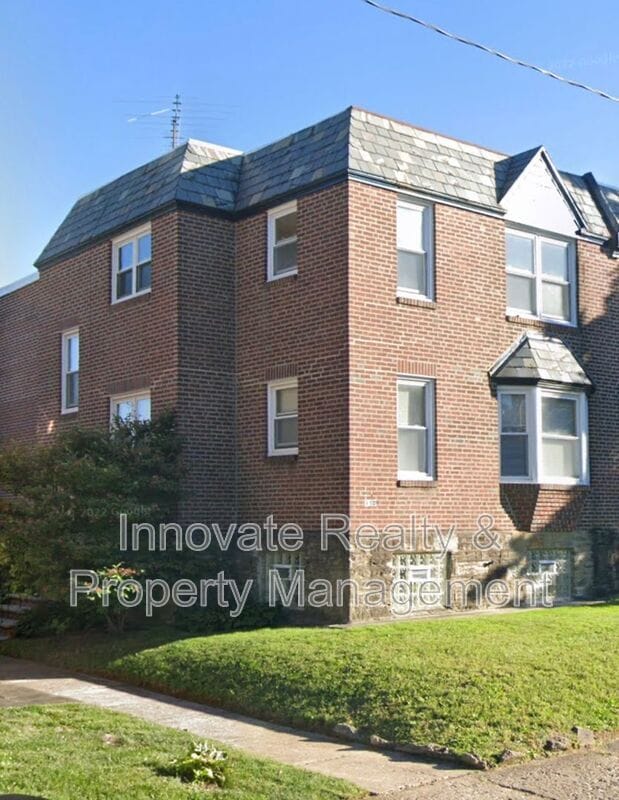 Building Photo - 910 E Sharpnack St