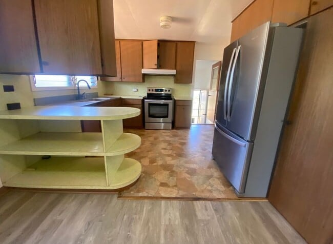 Building Photo - Hanapepe 3 bed 1.5 bath