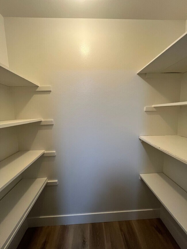 Building Photo - Mathews634 (KC-JF-NB)