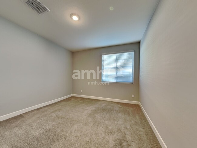 Building Photo - 18256 W Thunderhill Pl