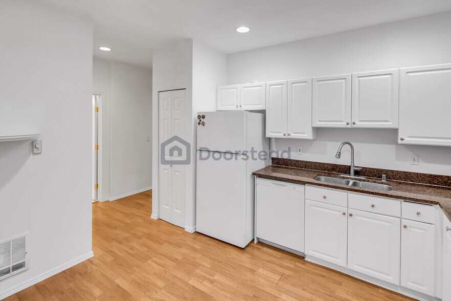 Building Photo - 18003 NE 93rd Ct