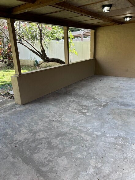 Building Photo - 8559 Pomelo Tree Ln