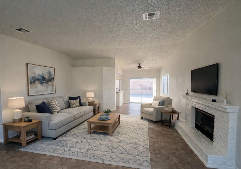 Building Photo - 53755 Avenida Diaz