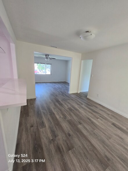 Building Photo - 9310 Manor Dr