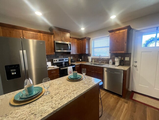 Building Photo - New Never Occupied - Brand New 2 bedroom 2 bath Duplex in Kimberling City, MO