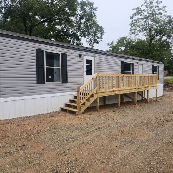 Primary Photo - 180 Carter Pl SW