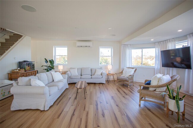 Building Photo - 2175 Bay Blvd