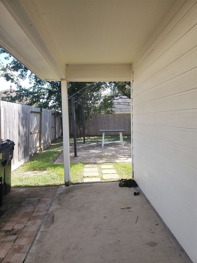 Building Photo - 16211 Noblewood Way