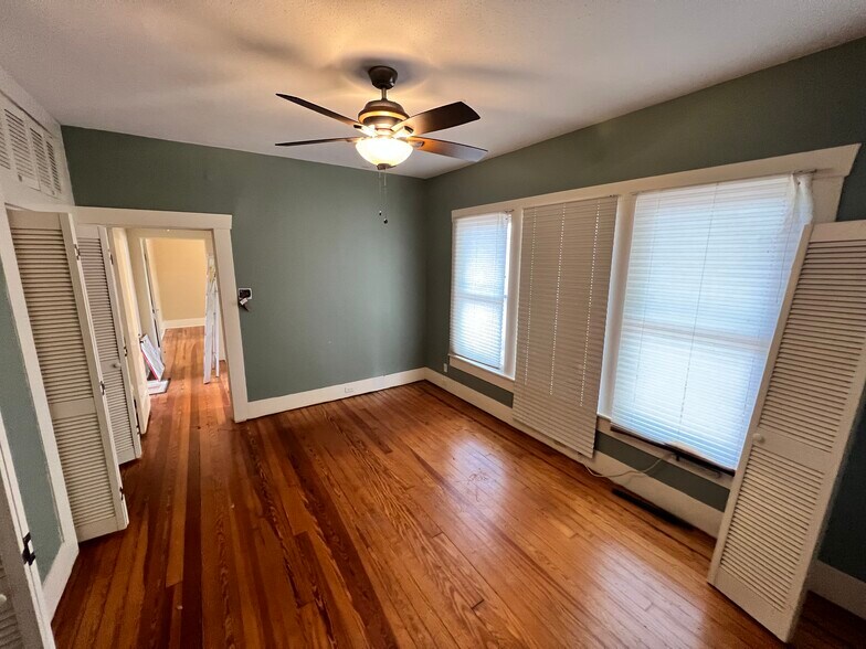 Master Bedroom - 126 Abiso Ave