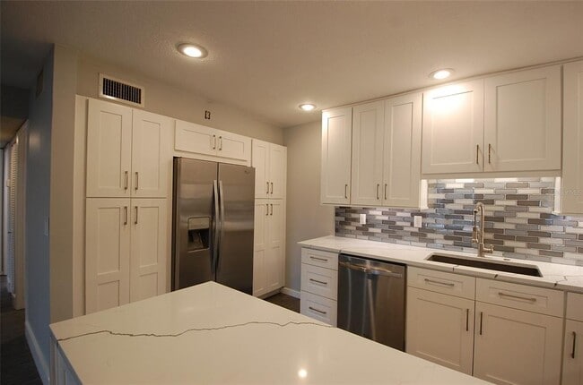 Building Photo - 1258 Pine Ridge Cir W