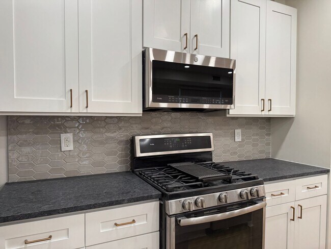 Building Photo - Nob Hill 2 Bedroom 2 Bath renovated Condo in Manayunk for rent $2,495/month