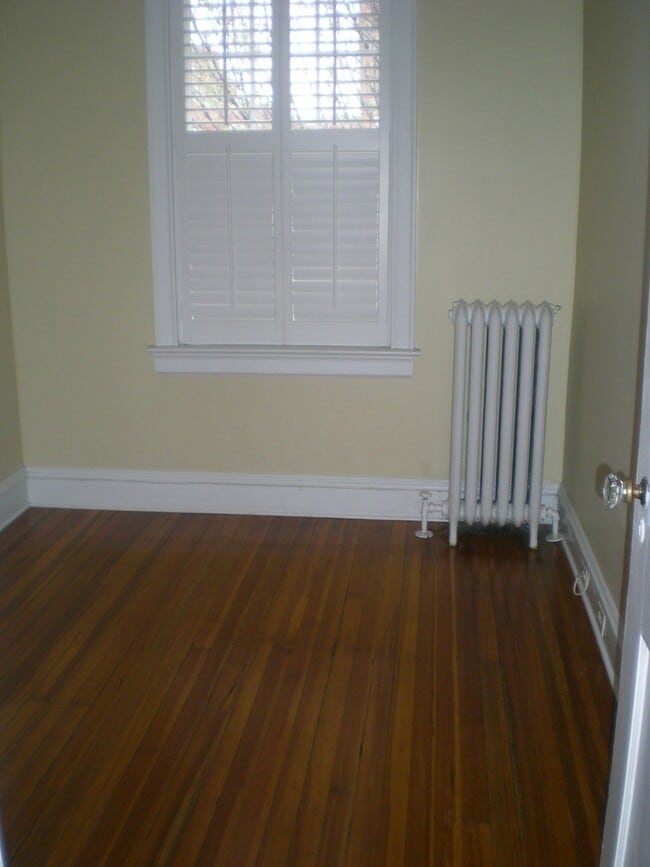 Building Photo - Sunny 3 BR / 2 BA Beautiful Home in Museum...