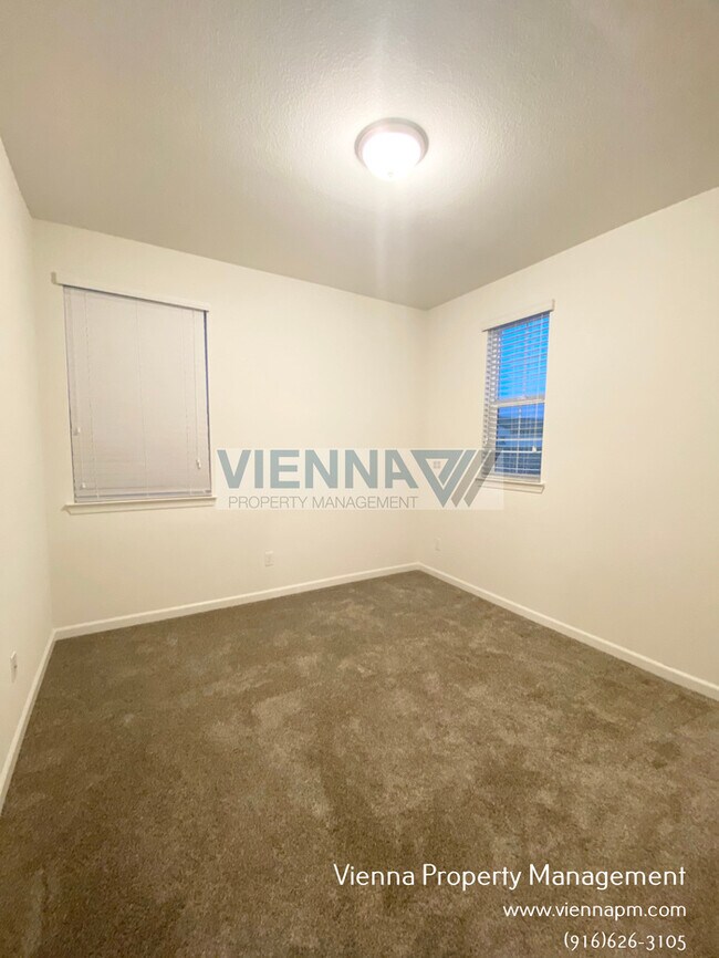 Building Photo - 1052 Essington Ln