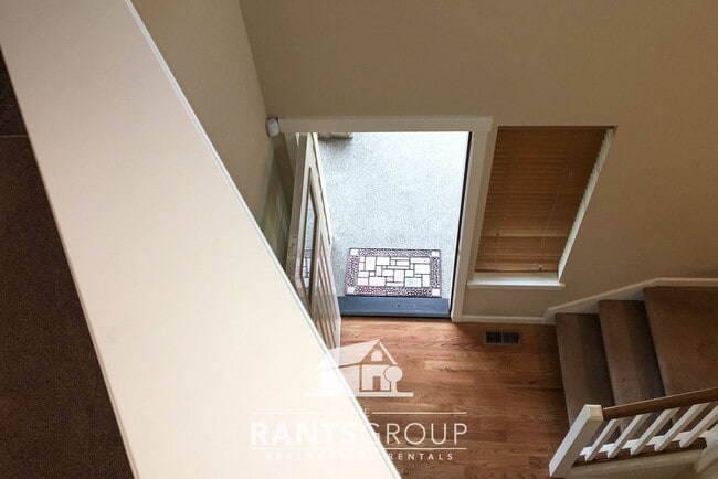 Building Photo - Spacious 4-Bedroom Craftsman Home in Lacey!