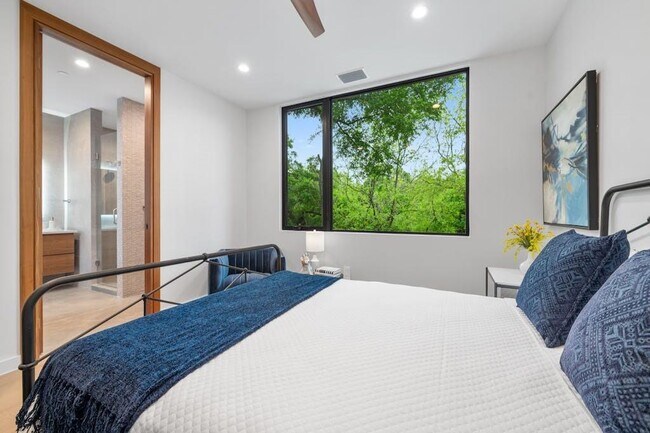 Building Photo - 3415 Rosefinch Trail