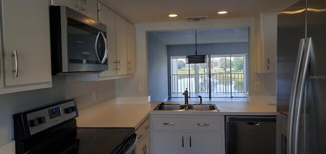 Building Photo - 5210 Wedgewood Ln