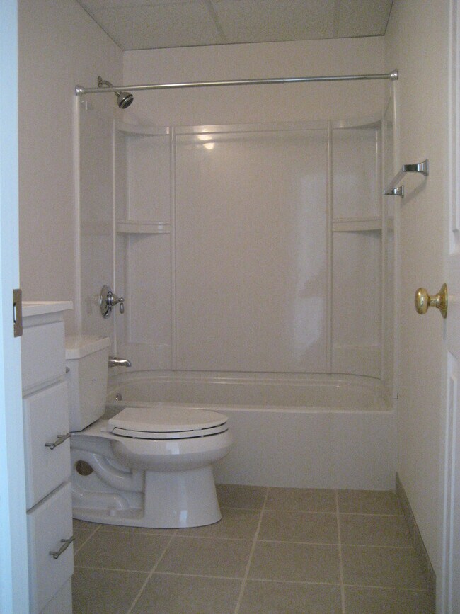 Building Photo - 20 Amici Way