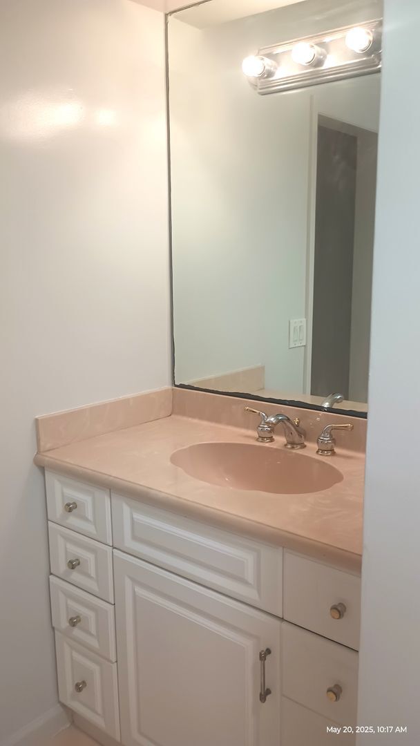 Building Photo - 3 bedrooms  in The Trails subdivision in O...