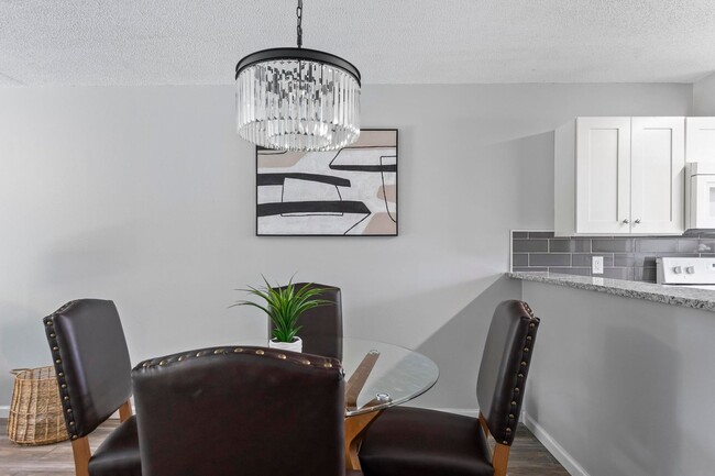 Building Photo - Ready to move in!