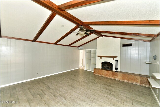 Building Photo - 9125 W H Burges Dr