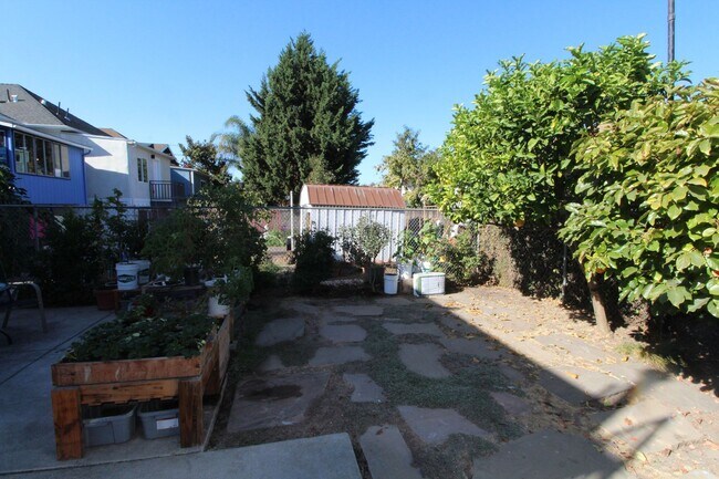 Building Photo - 1152 53rd St