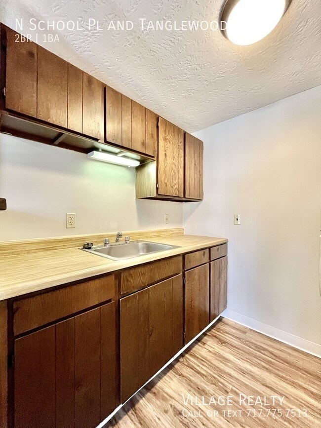 Building Photo - 343 N School Pl