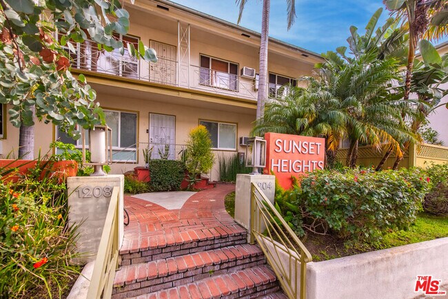 Building Photo - 1208 N Crescent Heights Blvd