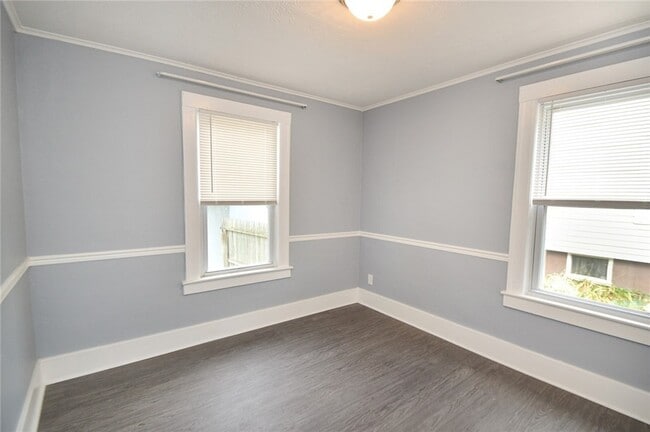 Building Photo - 144 Parce Ave