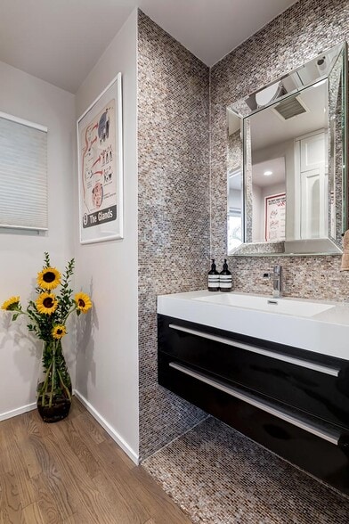 Half Bathroom - 8374 Yucca Trl